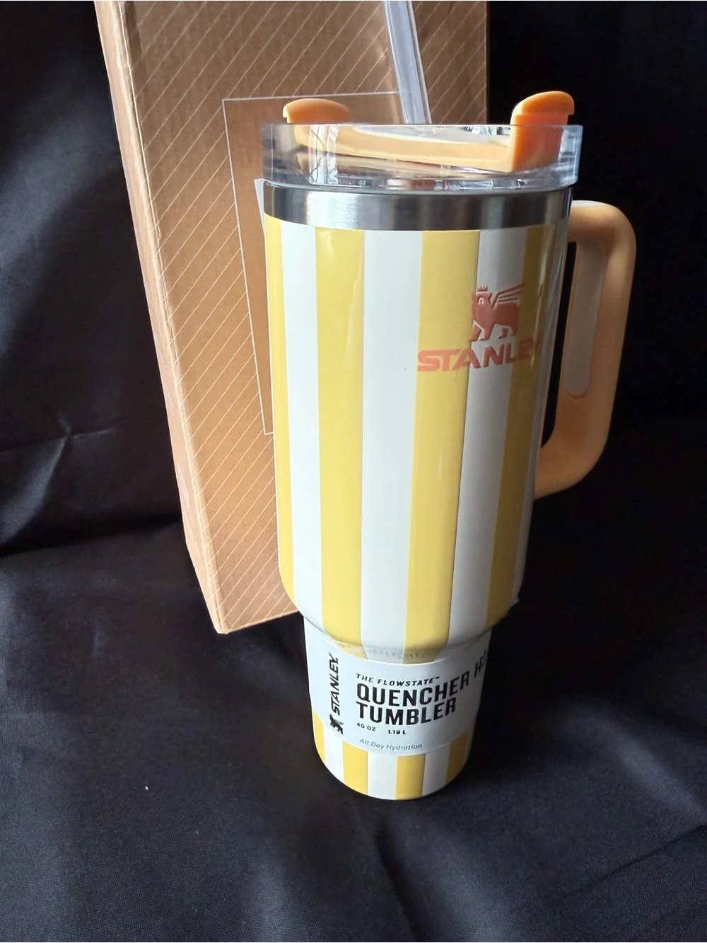 New Stanley 40oz Quencher H2.0 Tumbler - Classy Yellow Stripe - Picture 4 of 7